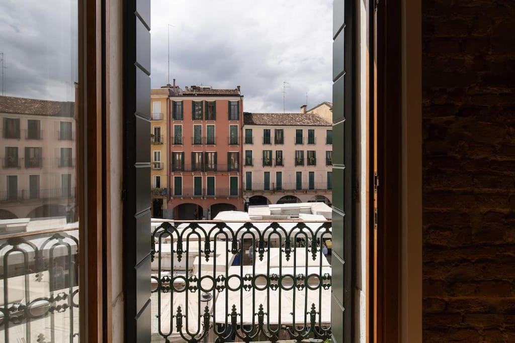 Enjoy Home - Appartamento Orologio, Piazza Dei Signori Padwa Zewnętrze zdjęcie
